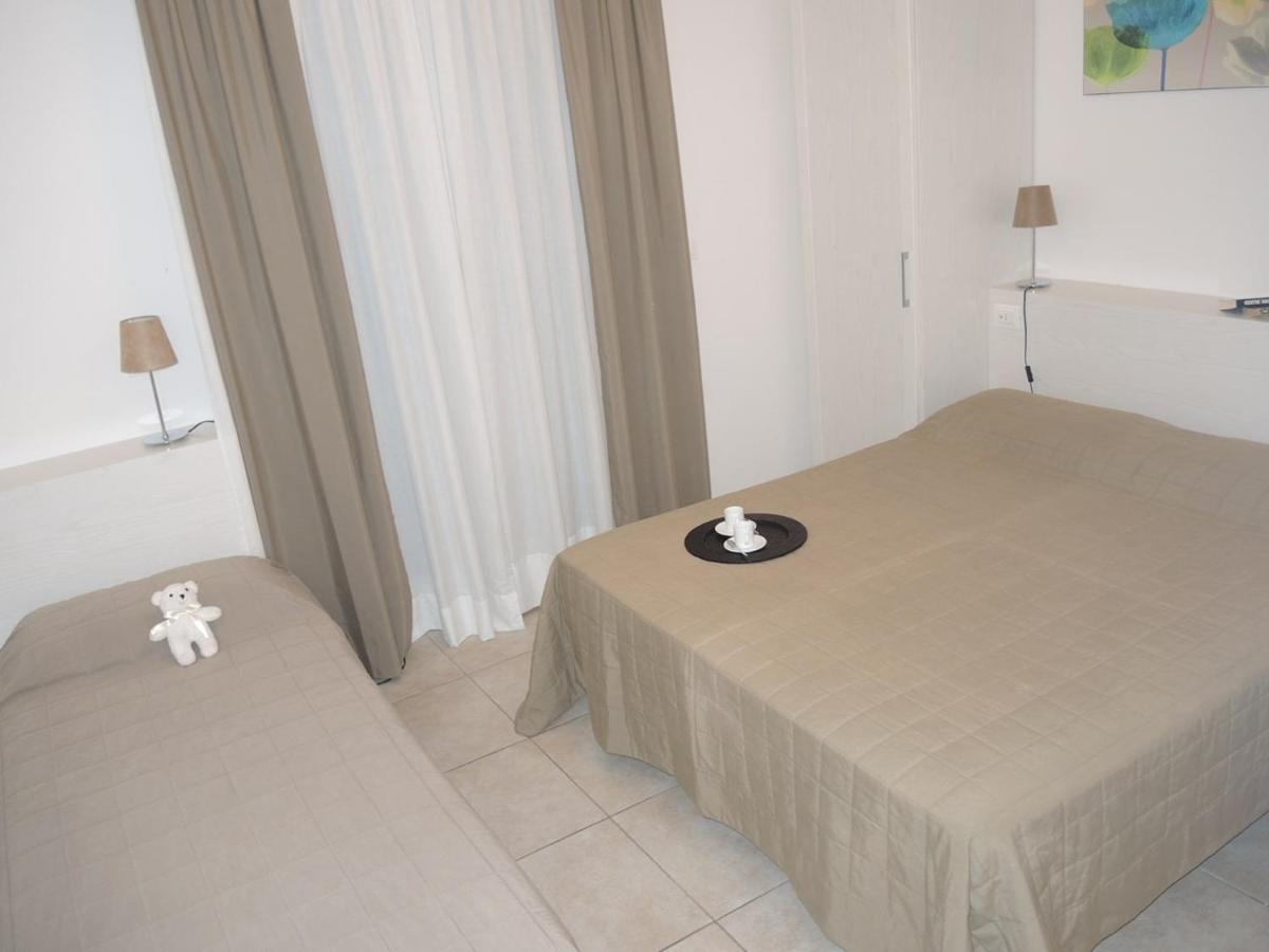Nice Apartment With Huge Swimming Pool And Solarium Bibione Esterno foto